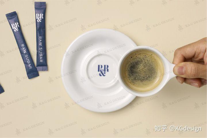 截取局部，让元素融入VI辅助图形